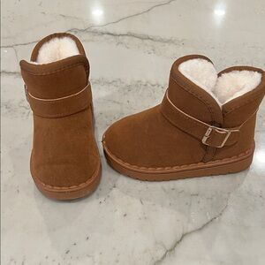 Toddler Sherpa lined Boots with Buckle